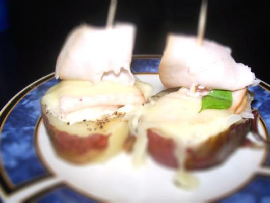 Easy 30 minute ready potato “sails” with turkey ham, onion and cheese