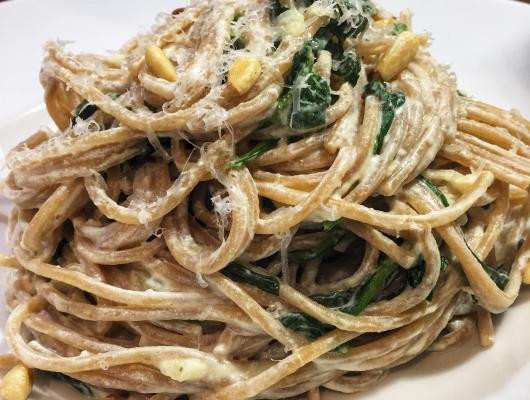Creamy ricotta and spinach spaghetti