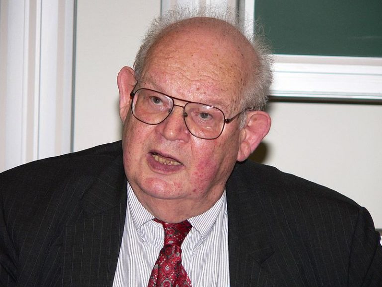Benoit Mandelbrot, “Father of Fractal Geometry” Shapes Google Doodle on Friday
