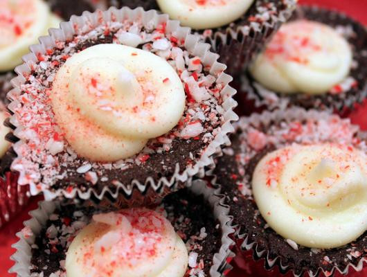 Peppermint Hot Chocolate Cupcakes