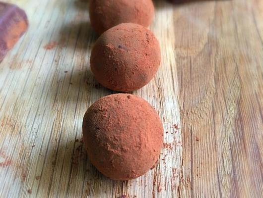 Paleo Chocolate Protein Truffles full of protein, low in fat