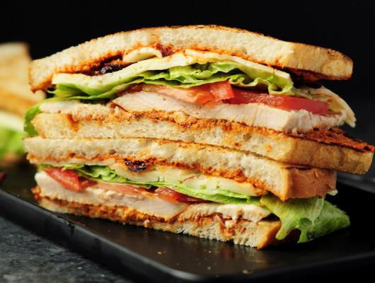 15-Minute Turkey Sandwich with Cranberry and Pesto