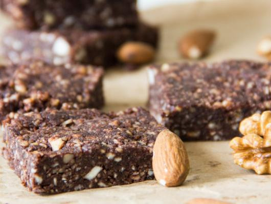 4 Ingredient Raw Cacao Bars