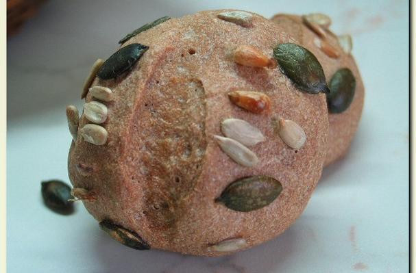 100% Whole Wheat Bread Rolls