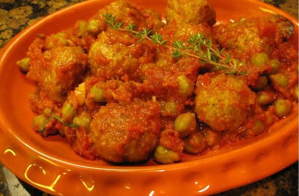 AlbÃ³ndigas With Tomatoes and Peas