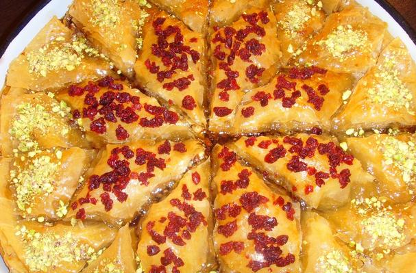 Baklava – Christmas Star – With Pistachio and Dried Cranberries