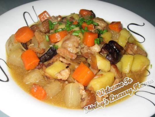 Colourful Narcissus Stewed Pork