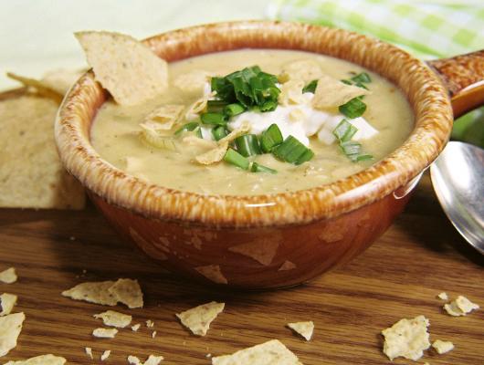 Creamy Chicken, Lime, And White Bean Chili