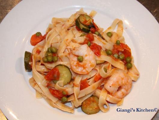 Fettuccine with Shrimps and Vegetables
