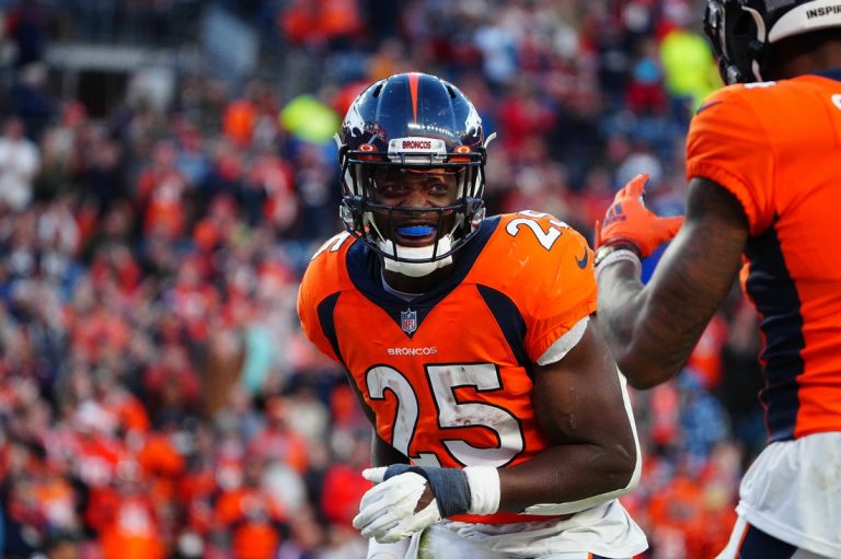 Reports: RB Melvin Gordon re-signs with Broncos
