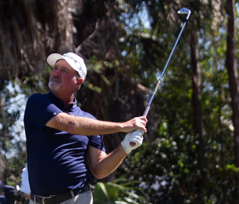 Jerry Kelly cards hole-in-one, takes lead at ClubCorp Classic
