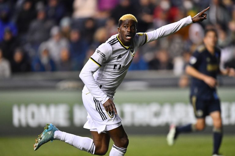 Reports: Rapids acquire F Gyasi Zardes from Crew