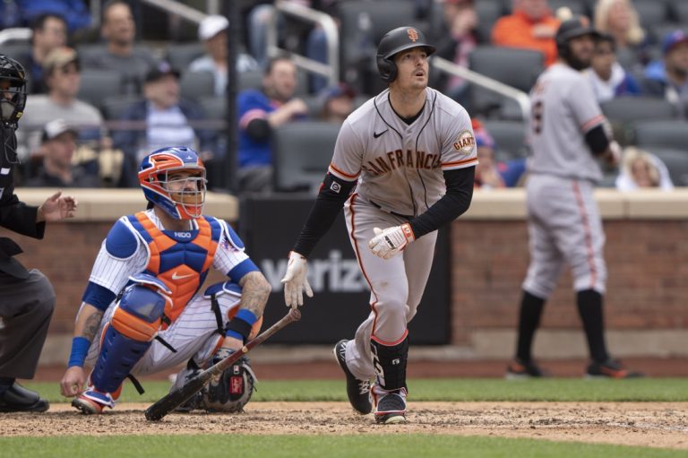 Battered Giants enter series at Washington looking for hits