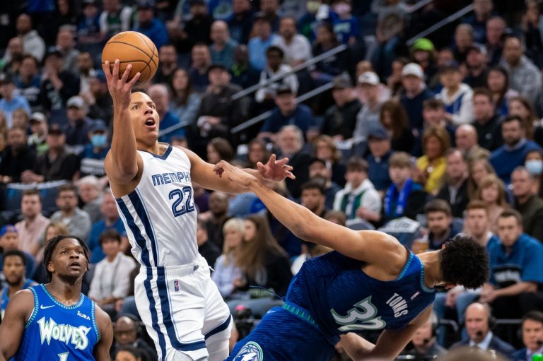 NBA roundup: Grizzlies rally to take series lead vs. Wolves