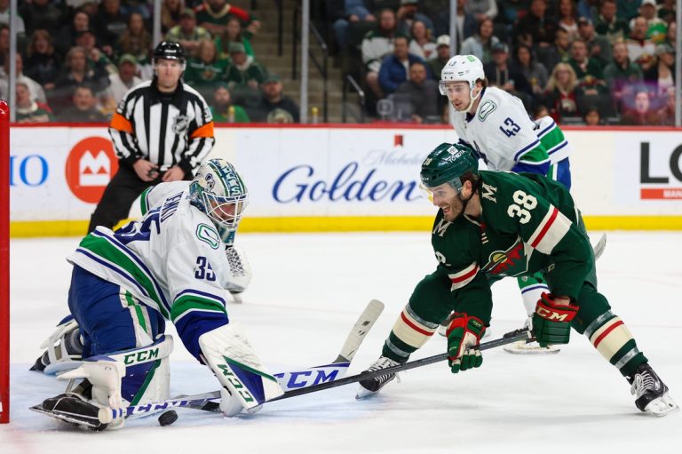 Canucks in desperation mode for playoffs ahead of Flames game