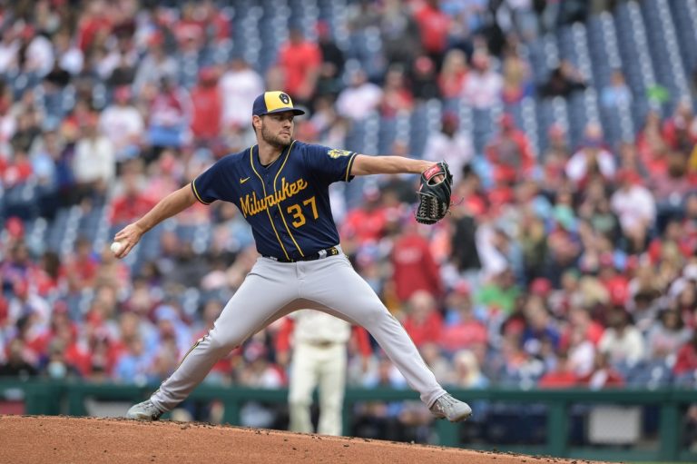 Hunter Renfroe’s big day sparks Brewers rally past Phillies