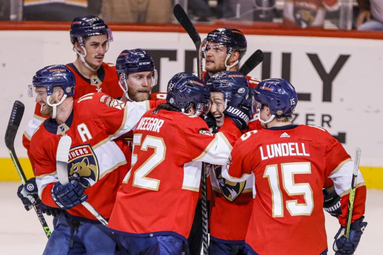 Sizzling Panthers face Lightning in Sunshine State showdown