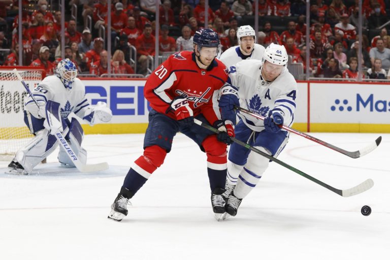 Maple Leafs rally, beat Capitals in shootout