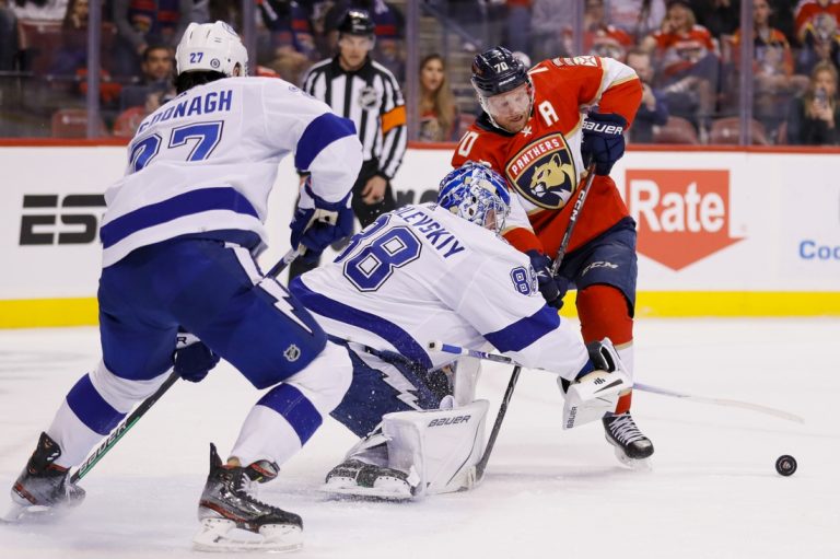 Lightning halt Panthers’ 13-game win streak in 8-4 barn burner