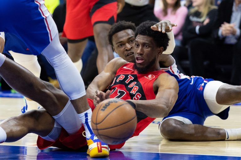 Raptors extend series with second straight win over 76ers
