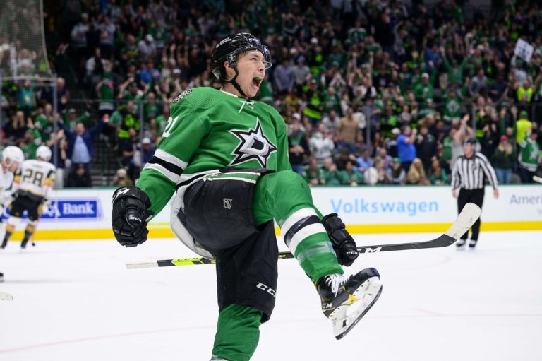 Jason Robertson, Stars can lock up playoff berth vs. Coyotes