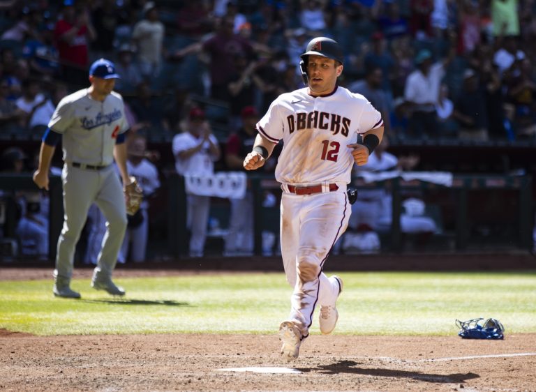 Diamondbacks push across two late runs to beat Dodgers