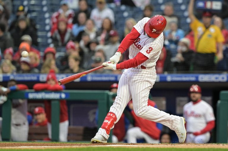 Odubel Herrera, Bryce Harper pace Phillies in win over Rockies