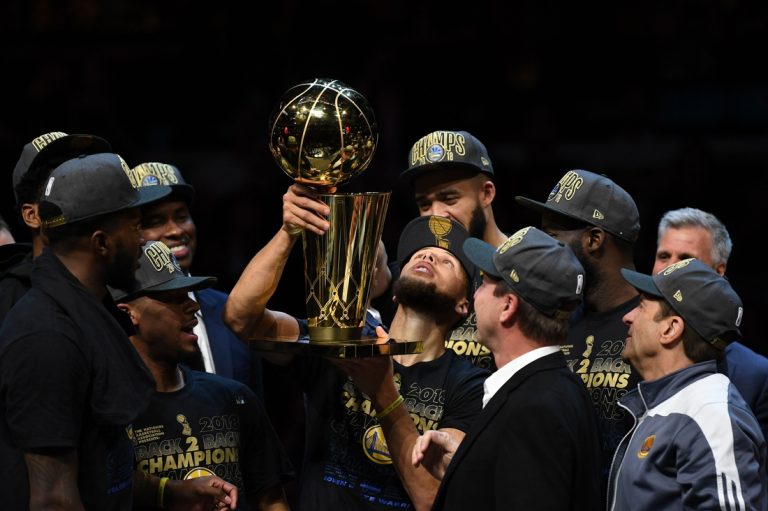 New trophies honor Larry Bird, Magic Johnson, others