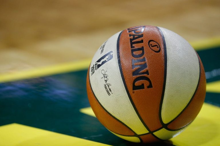 Marina Mabrey helps lift Wings over Lynx