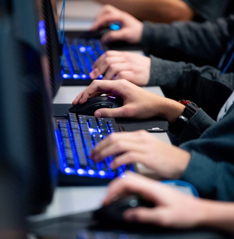 Bad News Eagles rally to advance at PGL Antwerp