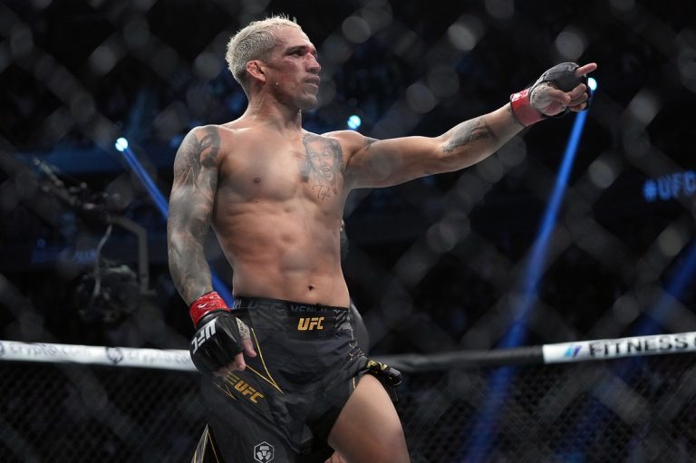UFC 274: Charles Oliveira defends title vs. Justin Gaethje