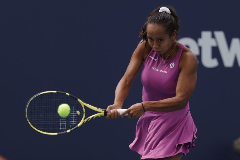 Leylah Fernandez rallies to win opener in Rome