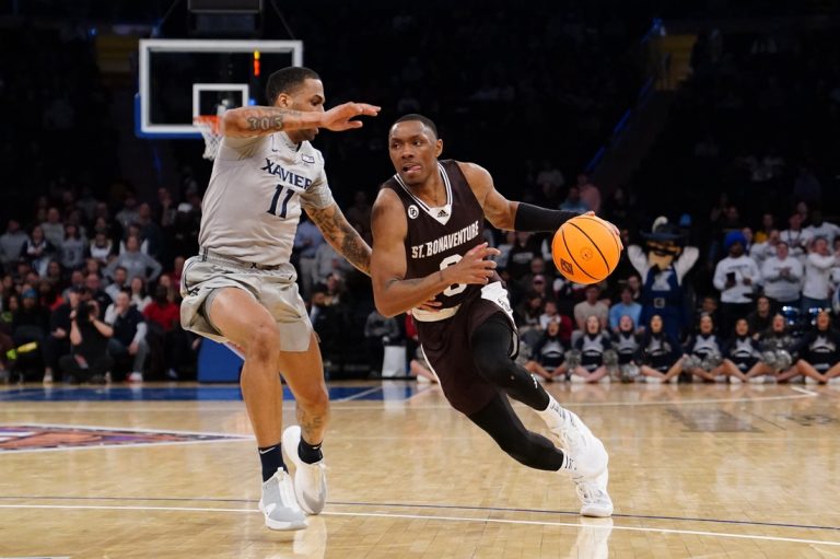 Florida signs St. Bonaventure transfer Kyle Lofton
