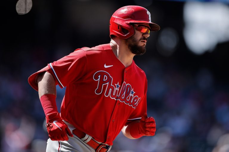 Kyle Schwarber heating up as Phillies host Rangers