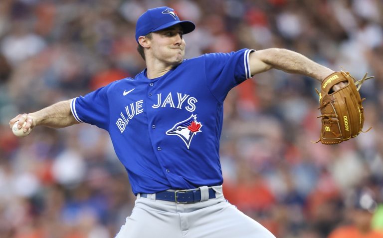 Winners of nine straight, Yankees take on Blue Jays