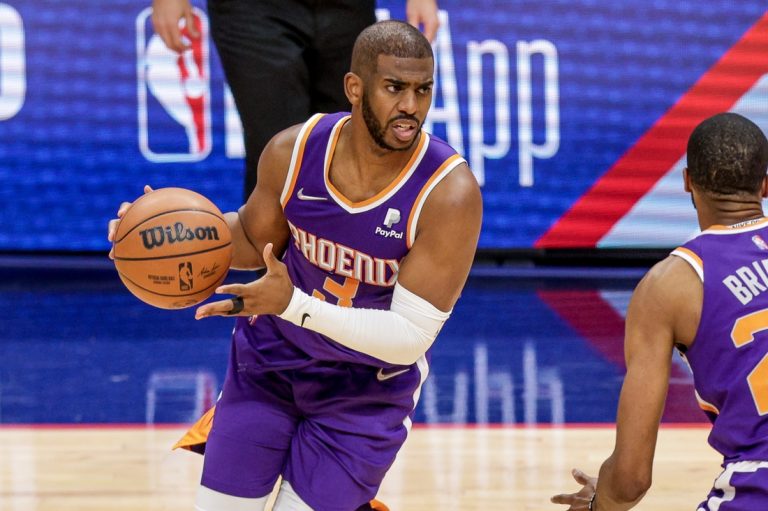 Suns favored at home in Game 1 as Mavericks visit