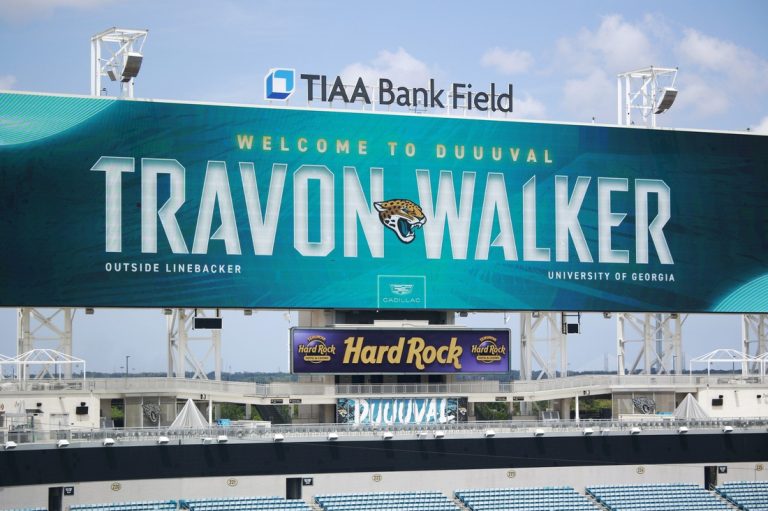 Jaguars sign No. 1 pick Travon Walker