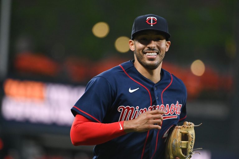 Twins reinstate SS Carlos Correa from injured list