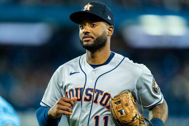 Astros option INF Niko Goodrum to Triple-A