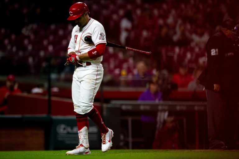 Reds try to shake off dreadful start as Pirates visit