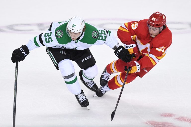 Jake Oettinger, Stars shut out Flames, level series