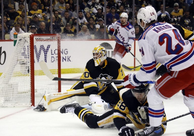 Penguins pull away from Rangers in third, 7-4