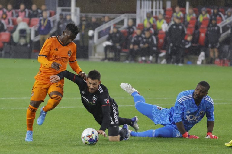Taxi Fountas’ brace powers D.C. United past Dynamo