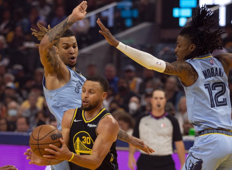 Warriors shoot 63.1 percent in Game 3 blowout of Grizzlies