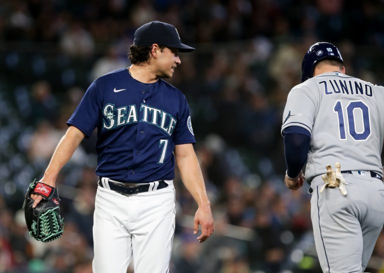 Rays thump slumping Mariners for sixth straight win