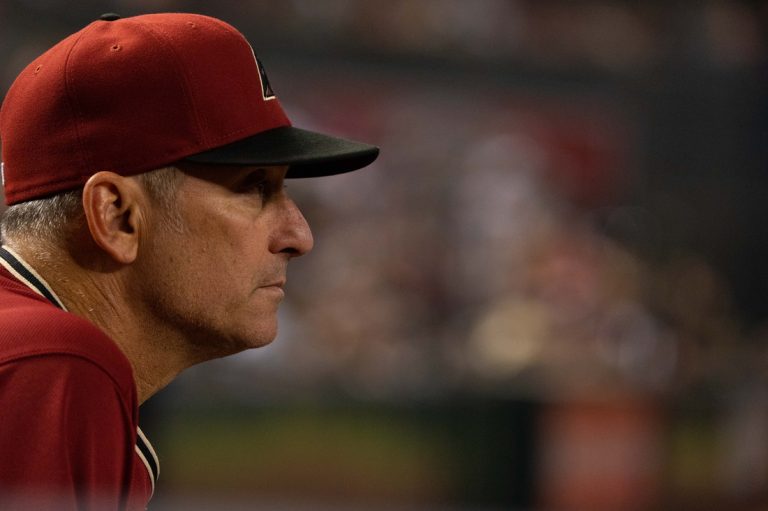 Diamondbacks stay hot, rout Marlins