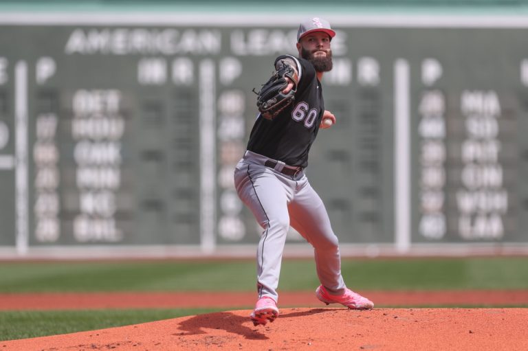 White Sox complete three-game sweep of Red Sox