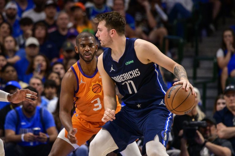 Mavericks bury 20 3-pointers, even series with Suns