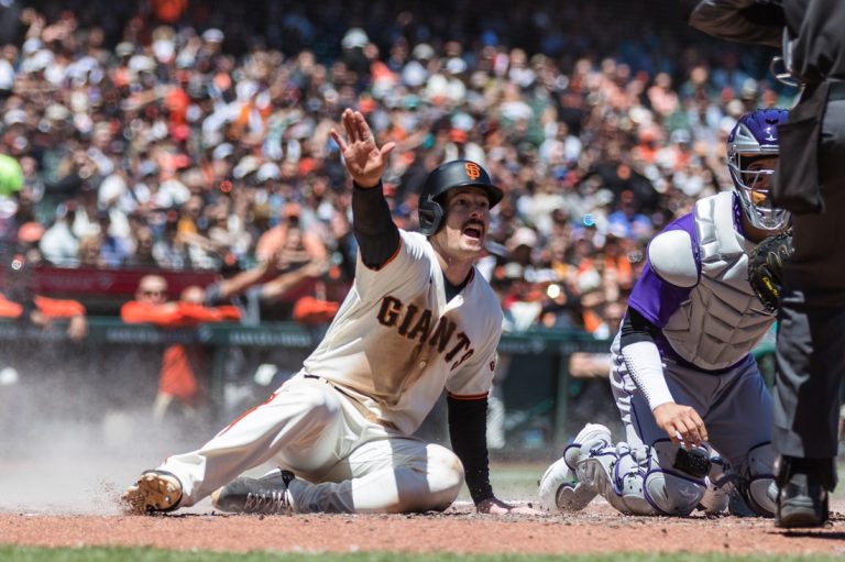 Brandon Crawford helps Giants finish sweep of Rockies