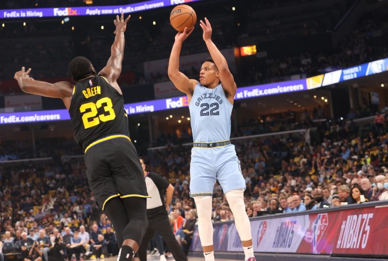 Balanced-scoring Grizzlies demolish Warriors to stay alive